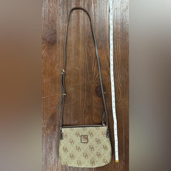 Dooney and Bourke Vintage Monogram Crossbody LNC - Picture 6 of 7
